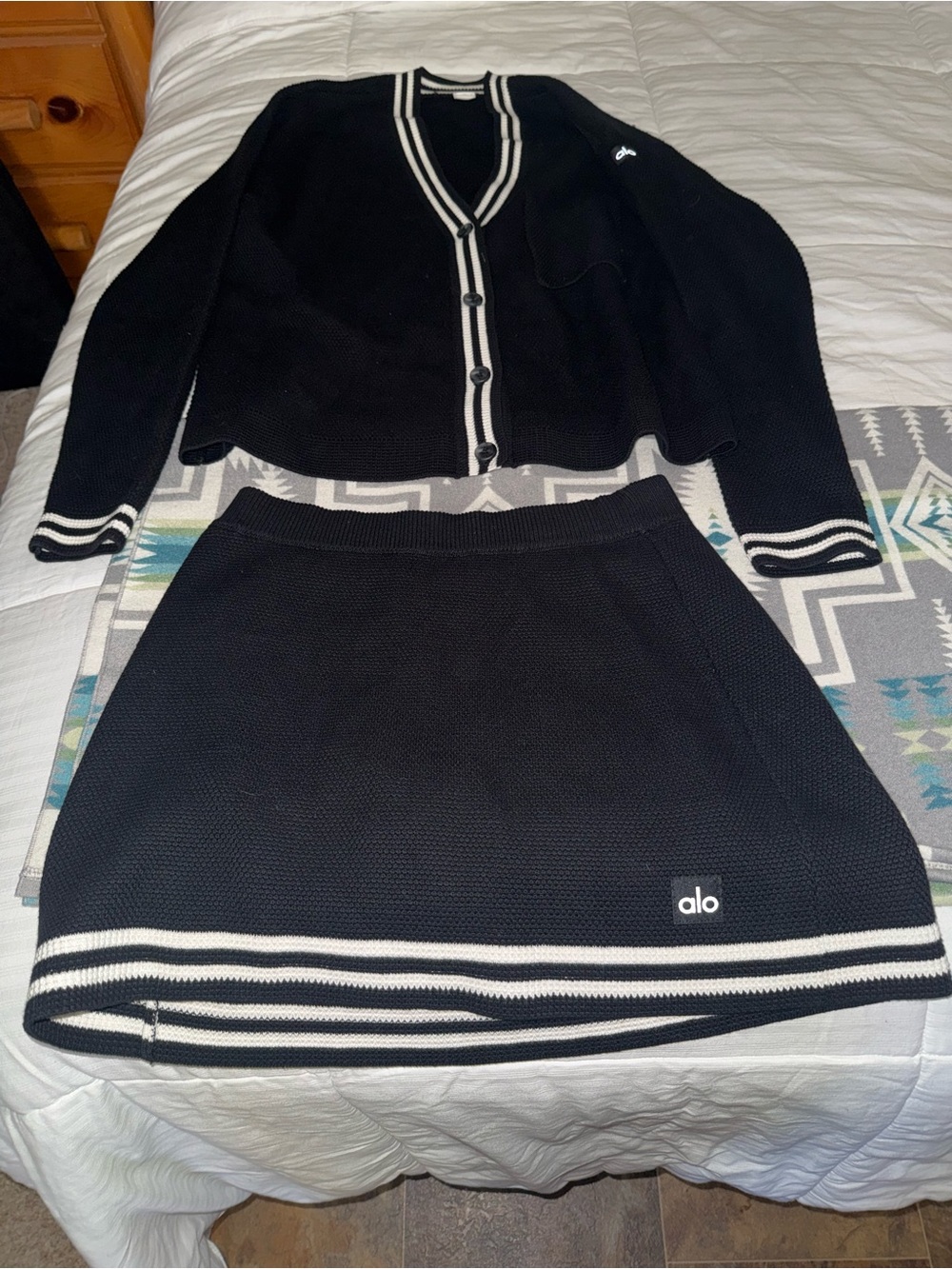 ALO Yoga Black Mini Skirt with White Trim - Picture 2 of 7